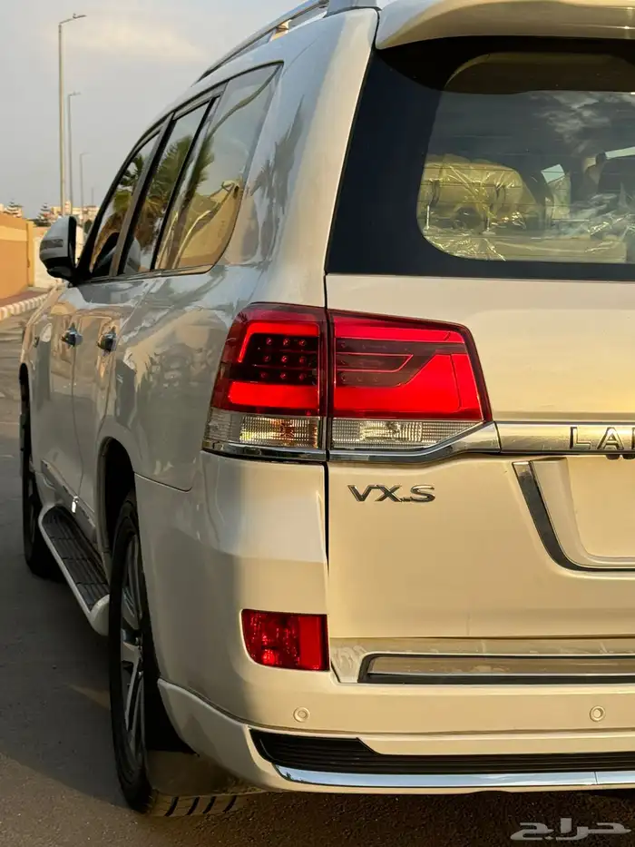 صالون vx.s 18