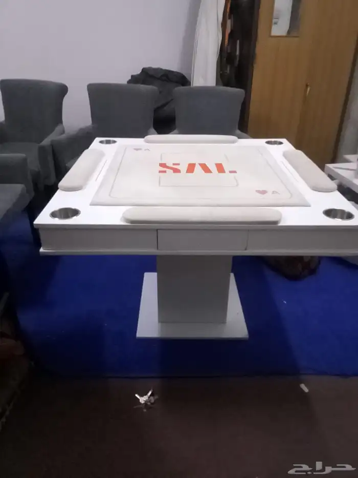 طاولة بلوت نظيفة 2
