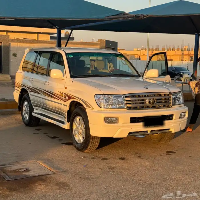 لاندكروزر 2006 عداد قليل ( قير عادي - البازعي ) 0