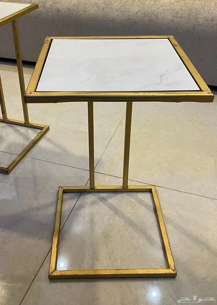 طاولات للبيع 2