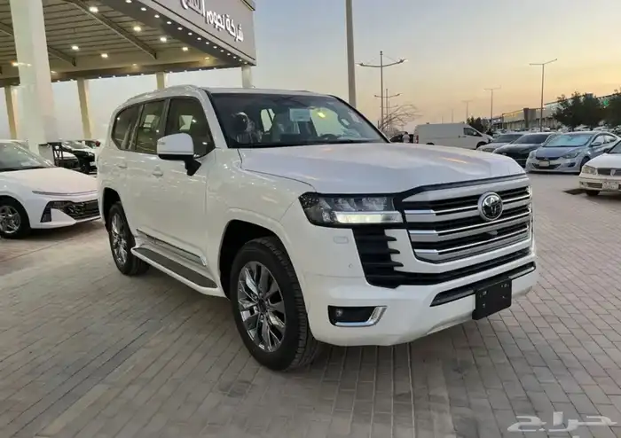 لاندكروزر 2025 L3 عبداللطيف جميل جديد اصفار 0