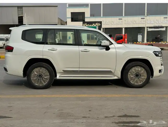 لاند كروزر. GXR L4. سعودي. 2025 5