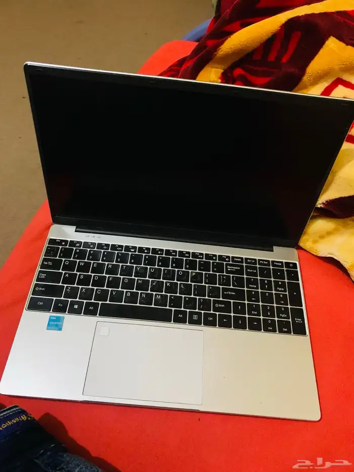 لاب توب استعمال اربع شهور اخو الجديد رام 8. مساحه 500 i5 0