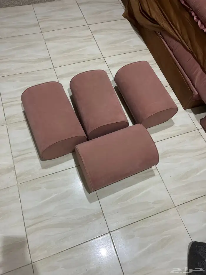 فرشه ومساند ضهر ثلاث زوايا وأربعه مراكي 1