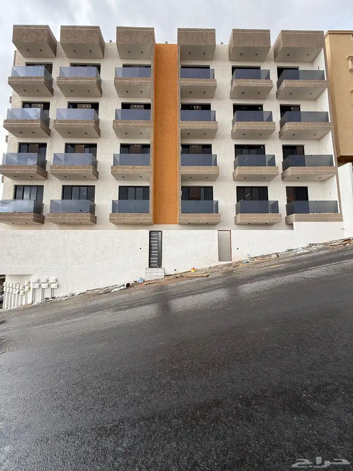 للبيع شقق علويه تشطيب فندقي ف ابها المحاله خلف المستشفى 0