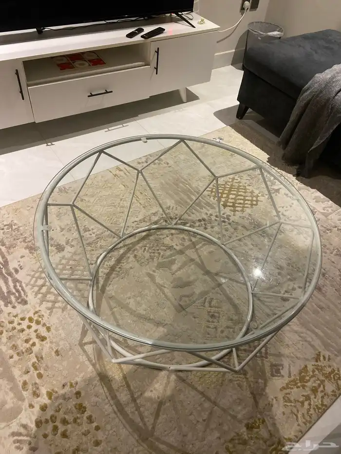 طاولة للبيع  نظيفة 2