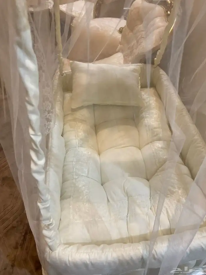 سرير اطفال 2