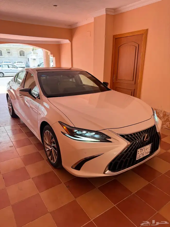 لكزس ES 350 2022 فل DD 4