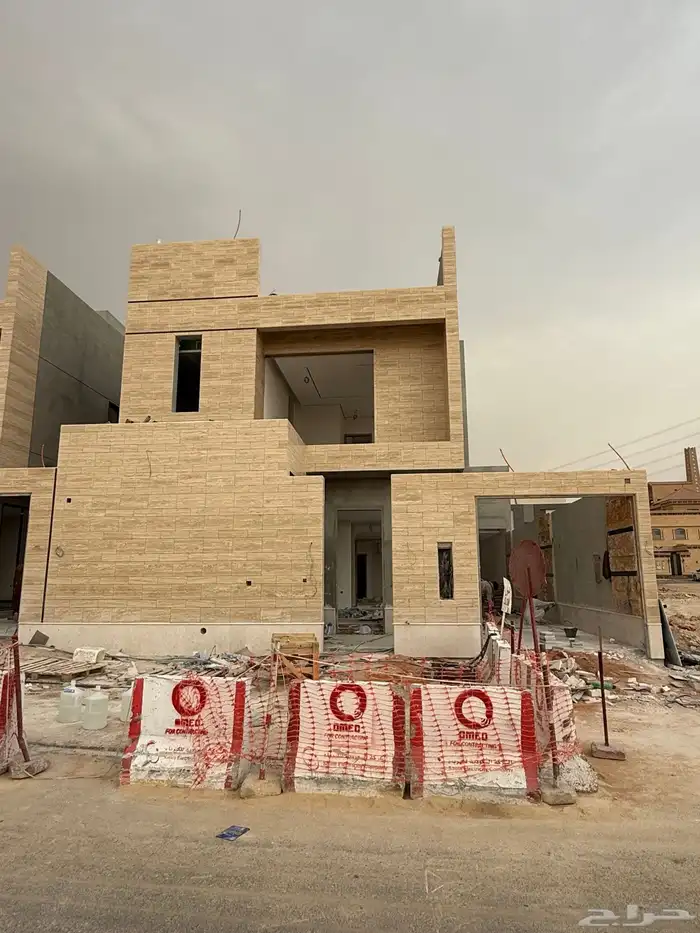 فيلا فاخرة 300م للبيع بحي المهدية 3