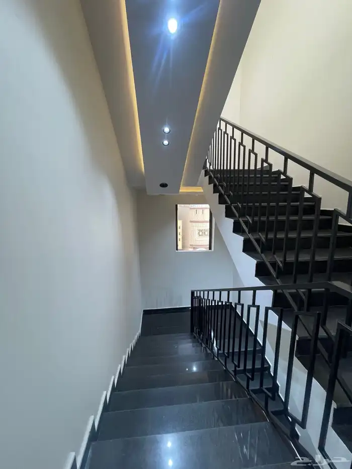 للبيع شقق ارضيه وعلويه تشطيب فندقي حى الموسى خميس مشيط 25