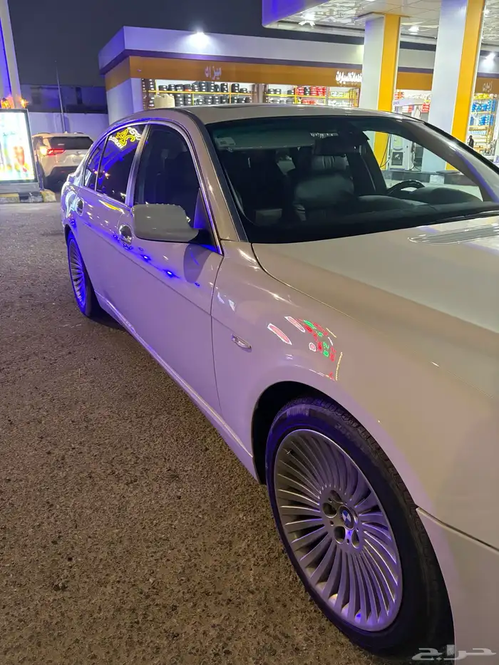 بي إم 750iL 1