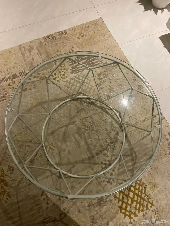 طاولة للبيع  نظيفة 1