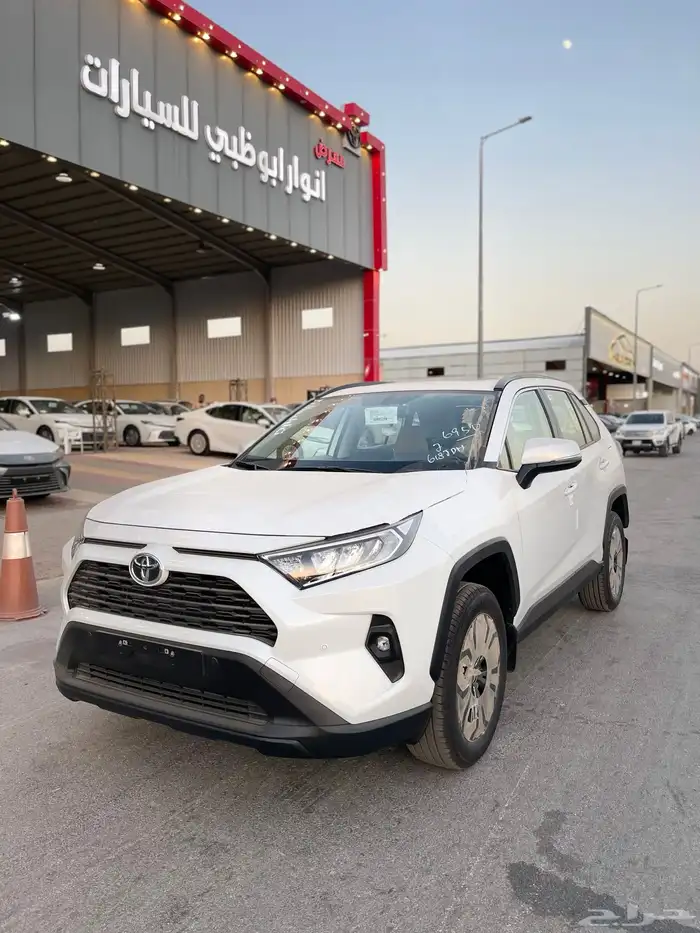 تويوتا راف فور XLE شنطة كهرب بنزين سعودي 2025 1
