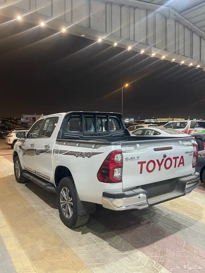 هايلوكس غمارتين S-GLX 4 4 اوتوماتك بنزين 2025 3