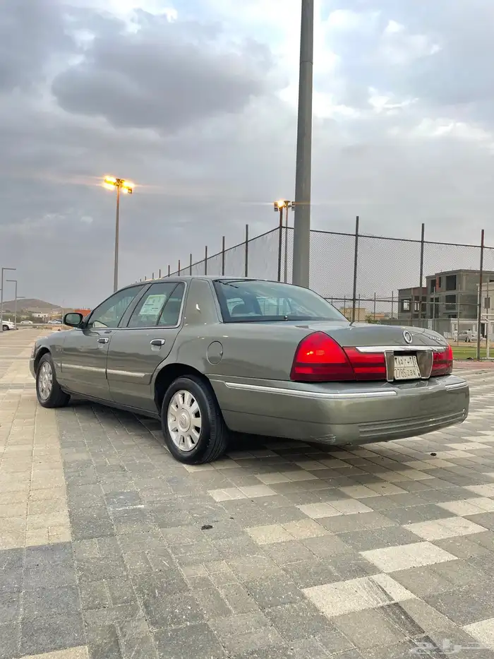 للبيع فورد جراند ماركيز 2003 غااايه للمستخدم 0