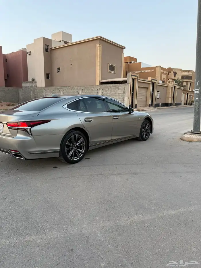 لكزس LS 500 سبورت 2020 5
