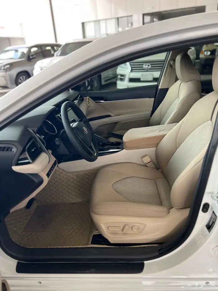 تويوتا كامري 2020   GLE سعودي مالك واحد ماشي 56 الف 9