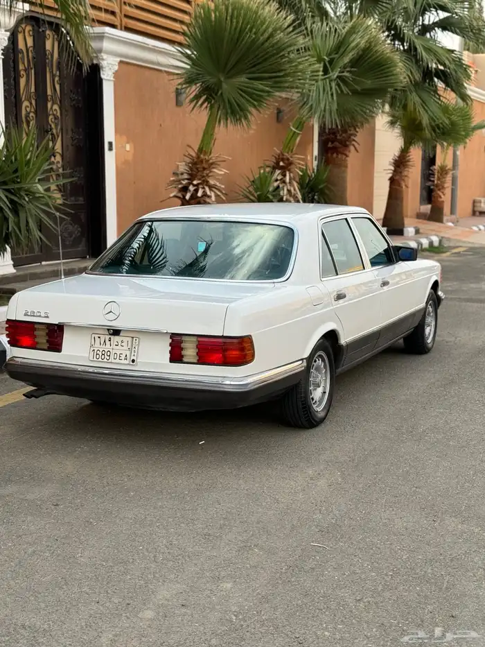 مرسيد بنز مخزن قمة في النظافة 1985 19