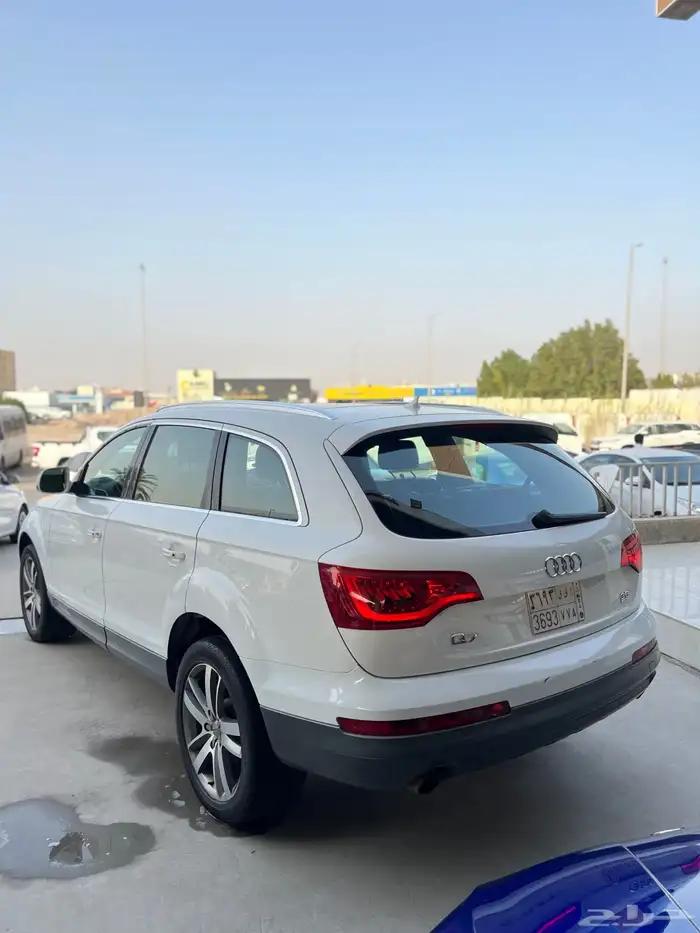 اودي Q7 نظيف ممشى قليل 5