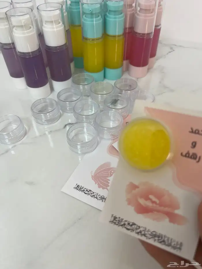 توزيعات عطور مع كرت ثيم طباعه خمريات هدايا 1