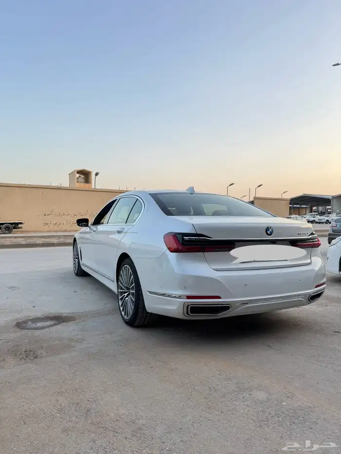 بي ام دبليو 2021 730 4