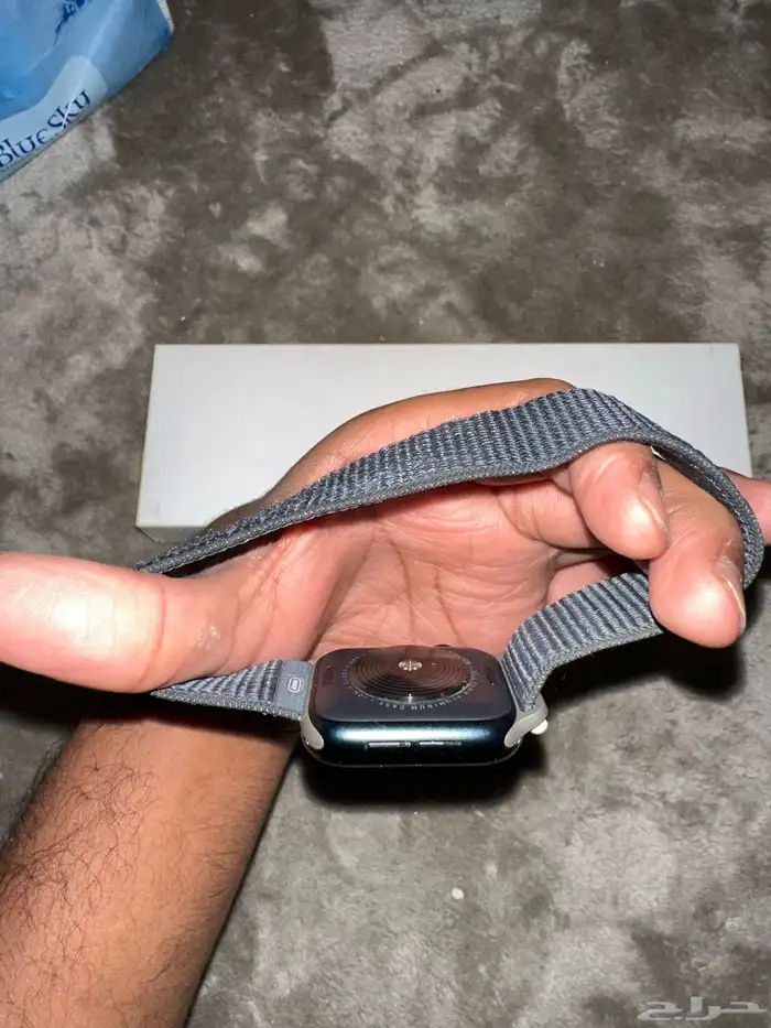 للبيع Apple Watch SE بحالة ممتازة مافيها خدش 5