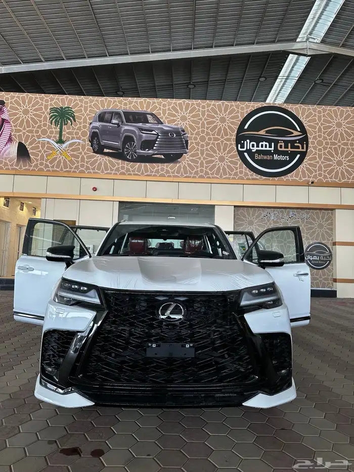 لكزس سبورت بريمي2025 اخر دفعه ابيض بطاقه جمركيه 0
