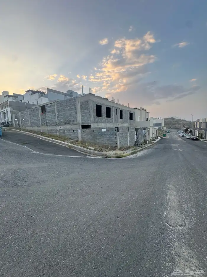 فلة عظم مكونة من دورين وملحق كل دور مدخل مستقل 4