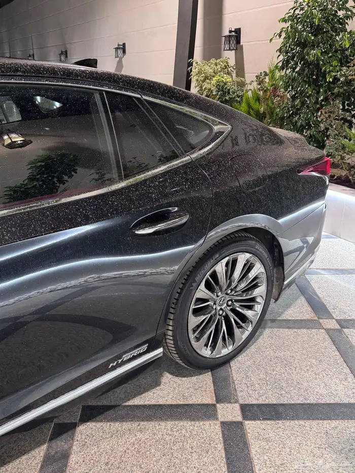 لكزس LS500h 2018 4