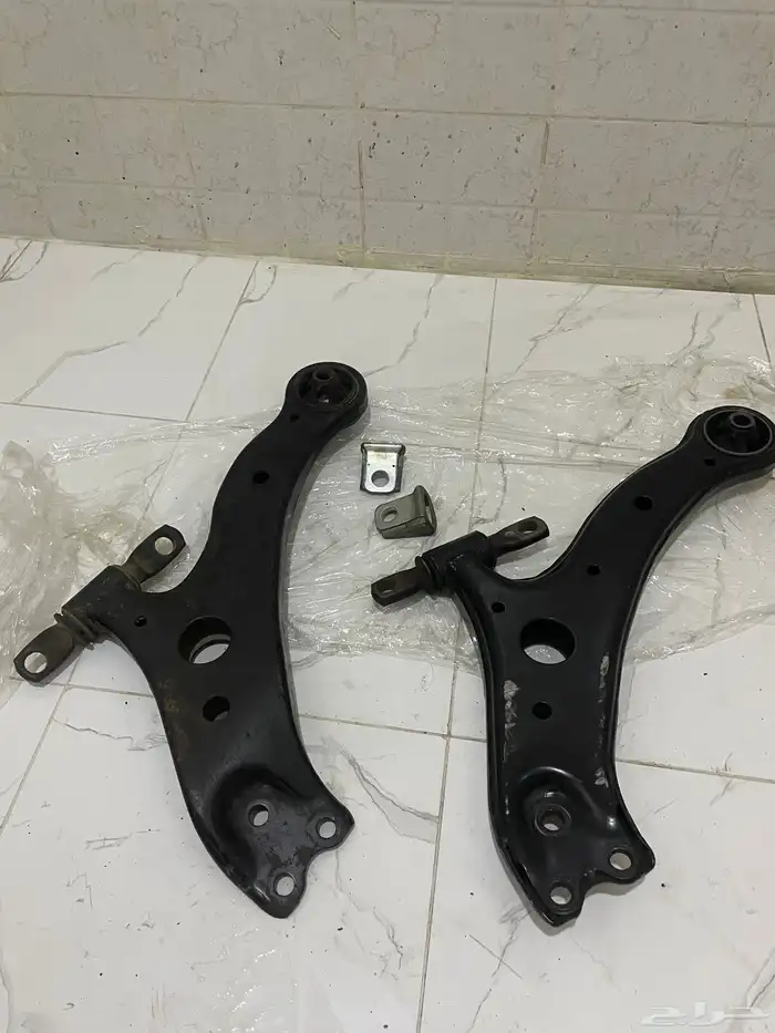 قطع غيار افالون و لكزس ES 8