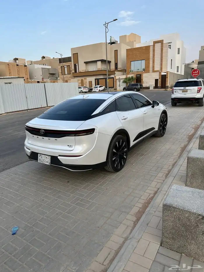 للبيع تويوتا كراون ماجيستا 2025 6