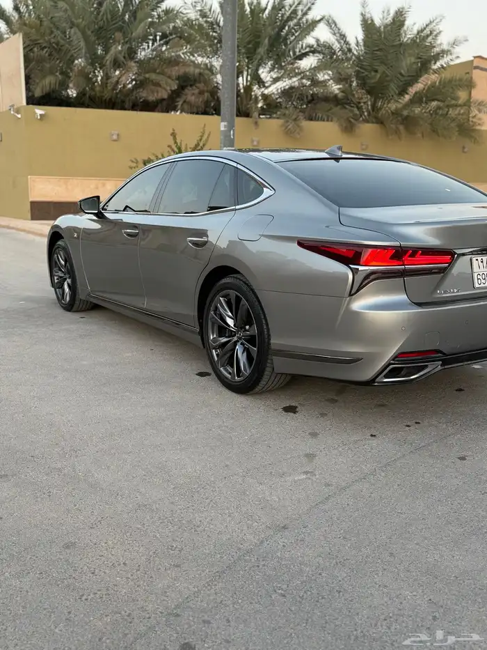لكزس LS 500 سبورت 2020 4