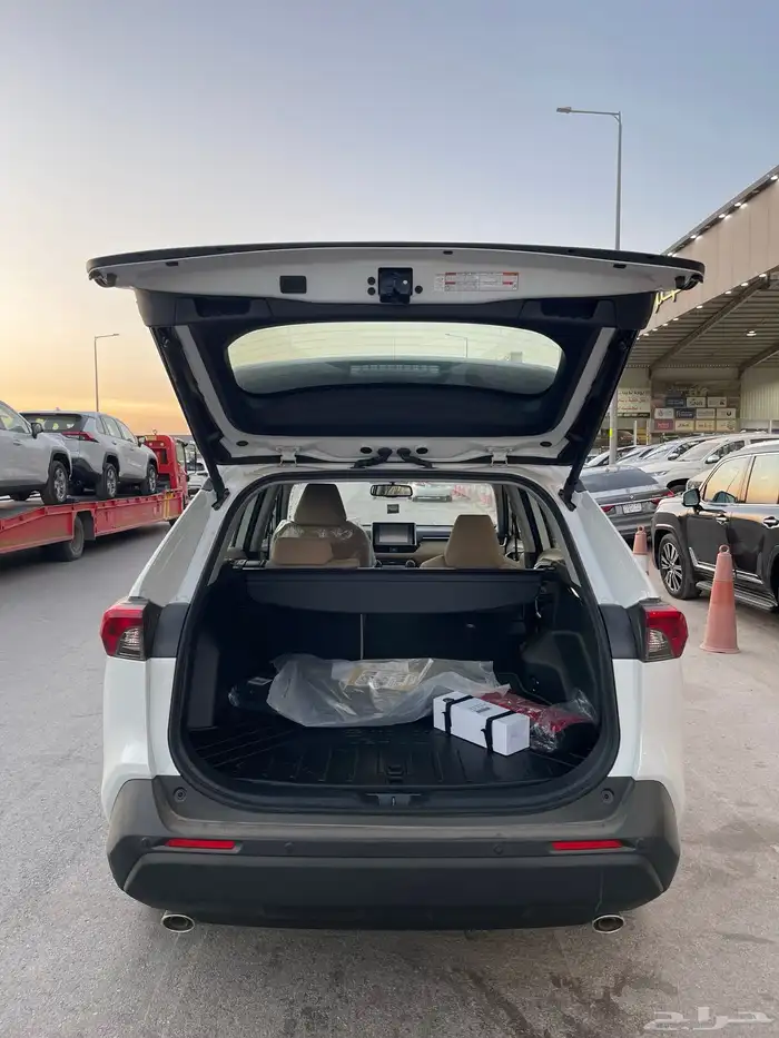 تويوتا راف فور XLE شنطة كهرب بنزين سعودي 2025 8