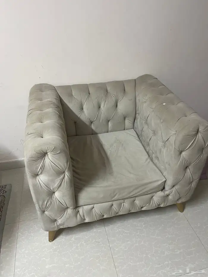 كنب بحاله جيده للبيع 0