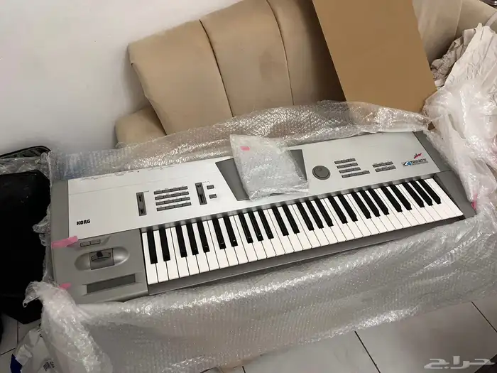 متوفر للبيع Korg V3 فول اوبشن وارد اليابان اخو الجديد 0
