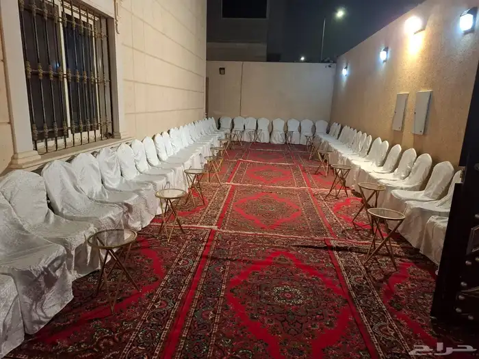 تاجير طاولات خشب 2