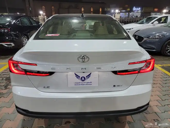 تويوتا كامري LE هايبرد 2025 9