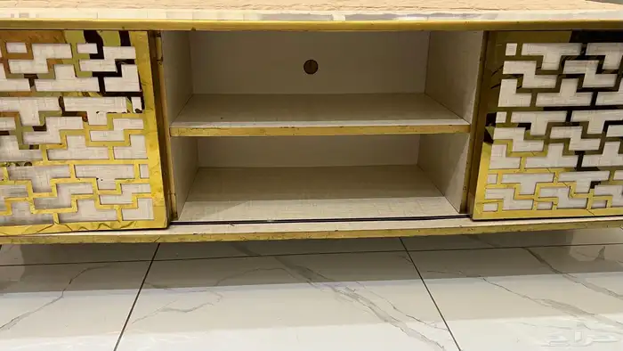 طاولة تلفزيون 3