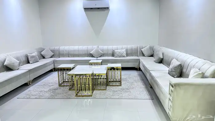 كنب مع سجاد و طاولات 6