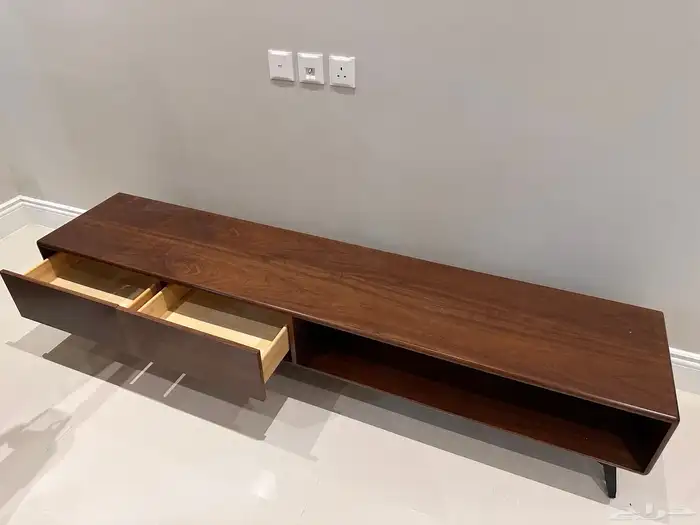 طاولة تلفاز 3