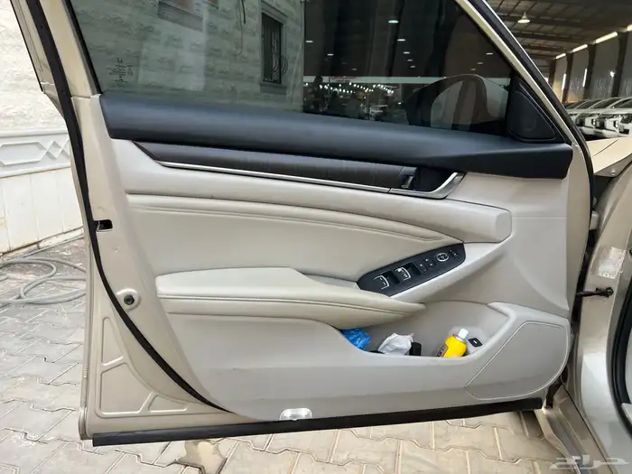 هوندا اكورد 2019 فل كامل فتحة نظيف جدا لدى معرض قمة الاطلال 37