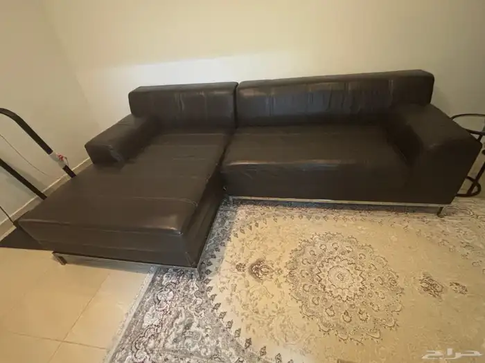 كنب جلد مودرن بحالة ممتازة 4