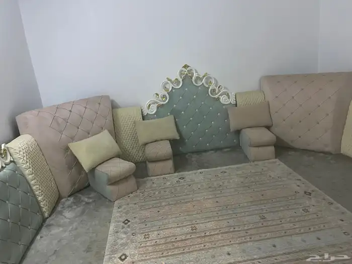 اثاث جلسه الارضيه نظيف 0
