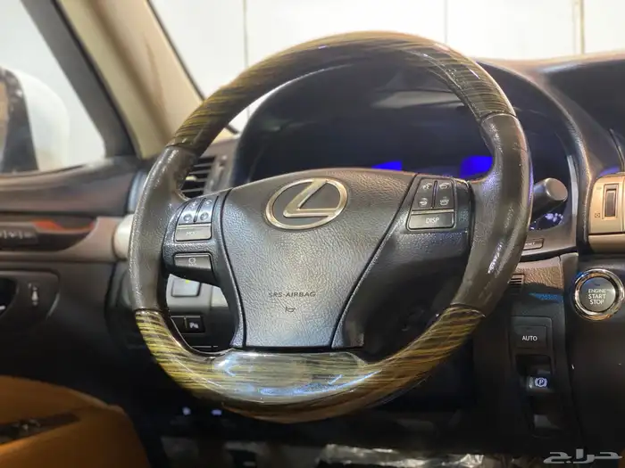 لكزس LS460 2015 بحالة ممتازه 10