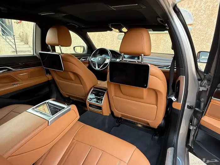 بي ام دبليو 730Li 2020 33