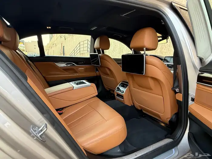 بي ام دبليو 730Li 2020 32