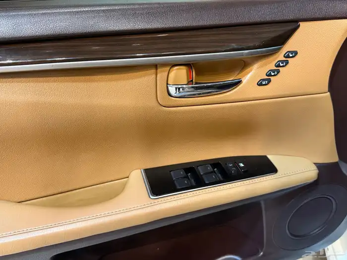 لكزس ES350 2016 (( بحالة ممتازة )) 18