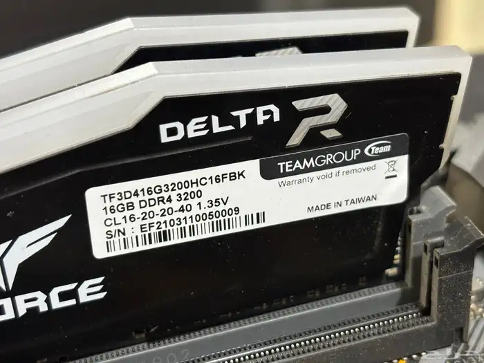 معالج I7 9700k مع مذربورد ورامات 2