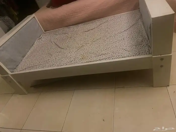 سرير اطفال للبيع ب200 2