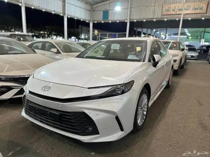 تويوتا كامري LE مكينه 2.5 نص فل بنزين 2025 0